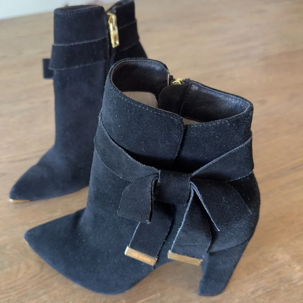 Ted Baker Sailly Suede Leather Black & Gold Ankle Boots-Bow Detail-Size US‎ 6